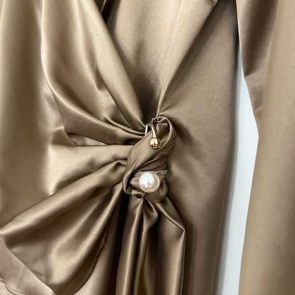 River Island Brown Satin Wrap Blouse - Women’s US Size 6 - Picture 4 of 5